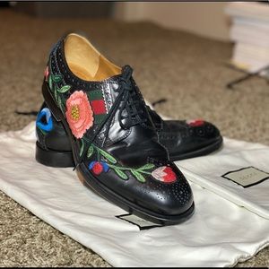 Gucci Oxford with hand stitched pattern